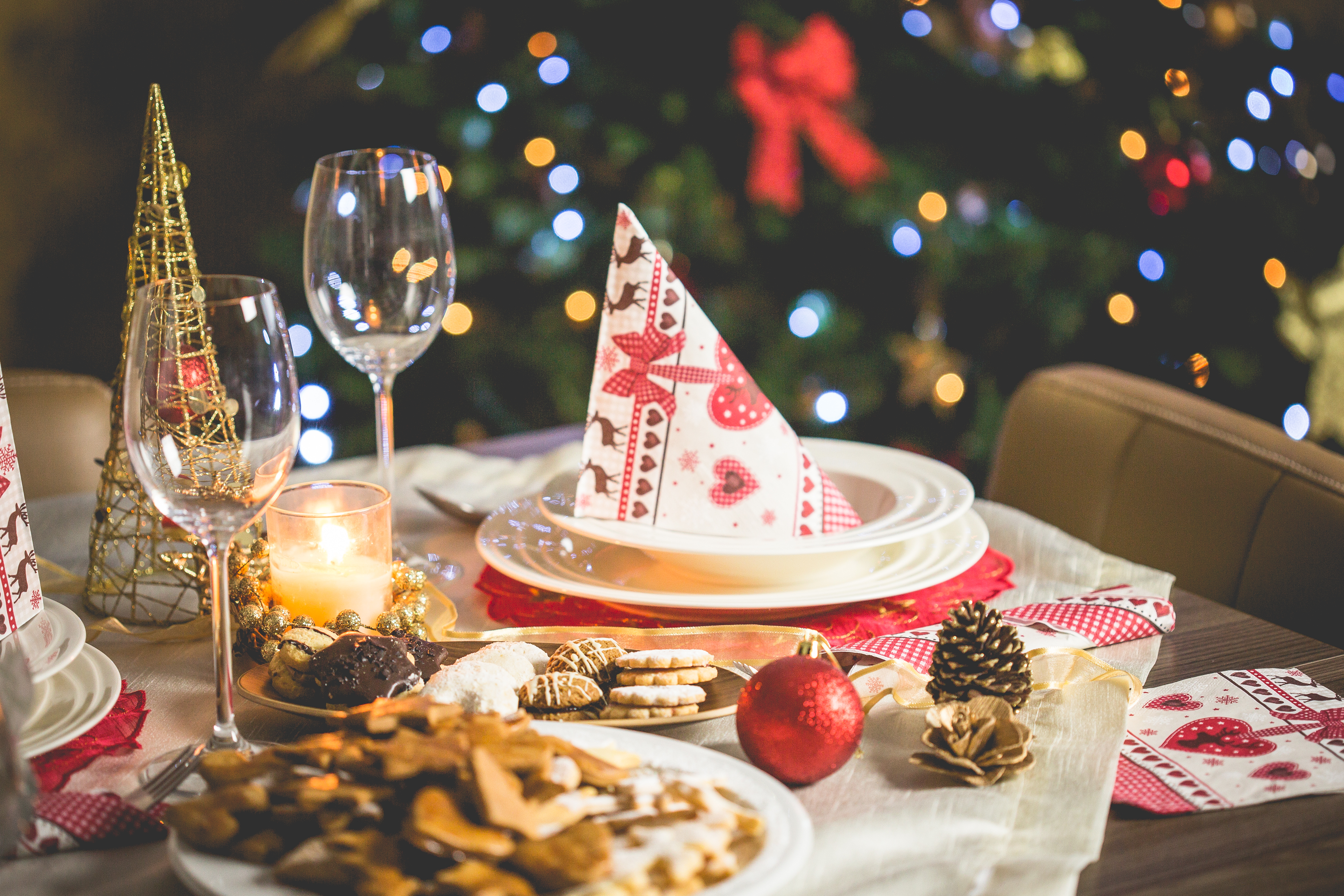 Christmas Dinner Table-Festive